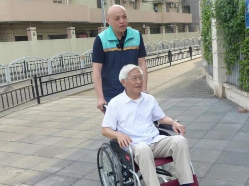 不是所有人都需要陪诊，但这5类人群强烈建议考虑陪诊！